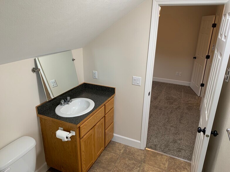 Building Photo - 307 N Bowdish Rd