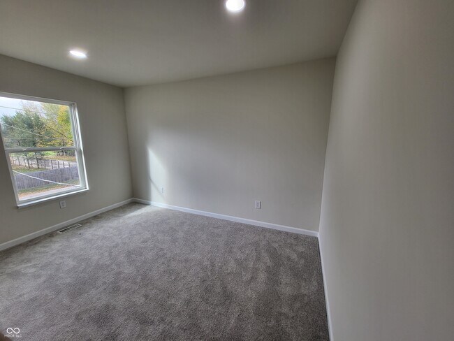 Building Photo - 2828 N Park Ave