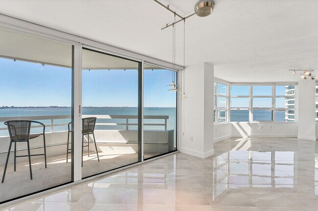 Building Photo - 888 Blvd of the Arts