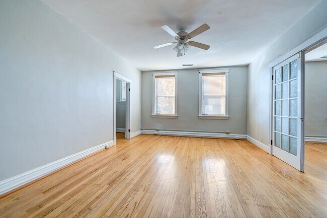 Building Photo - OPPORTUNITY KNOCKS 3 BED 1 BATH 1,400 SF ±...