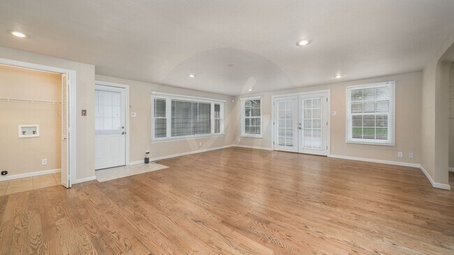 Building Photo - Charming Rancher in Cheyenne Mountain