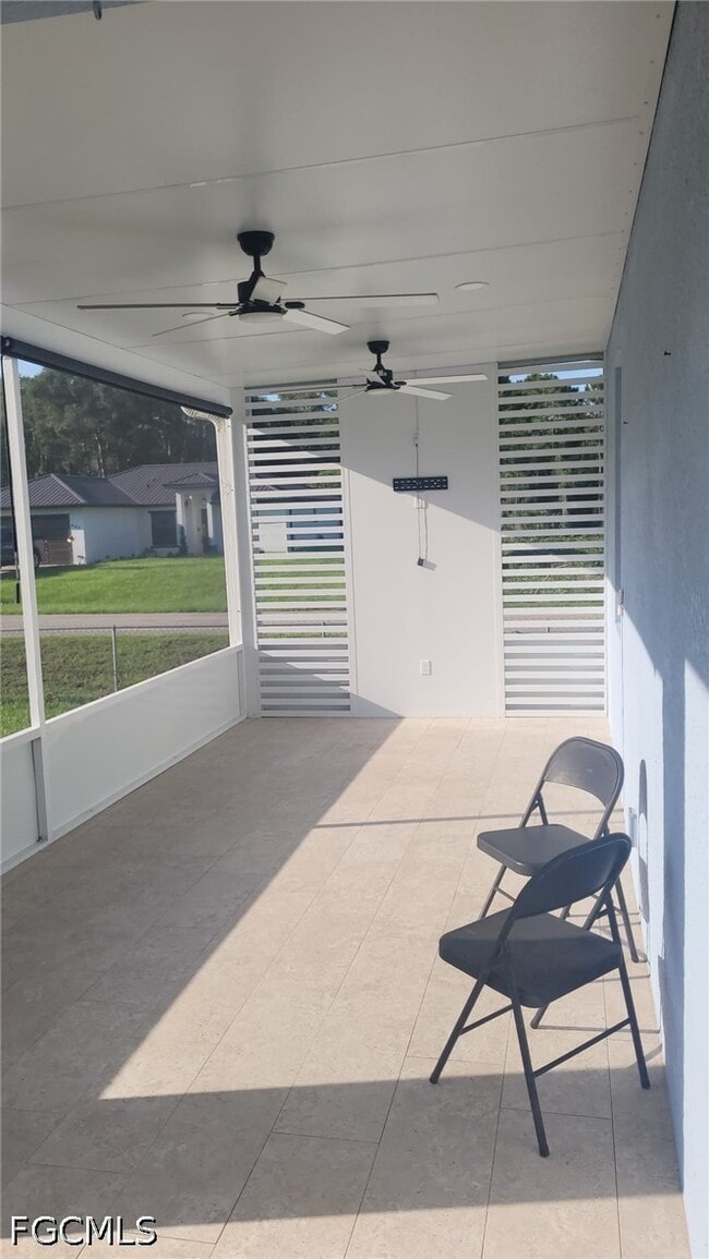 Building Photo - 653 Foxchase Dr