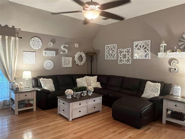Building Photo - 5213 Forest Lawn Dr
