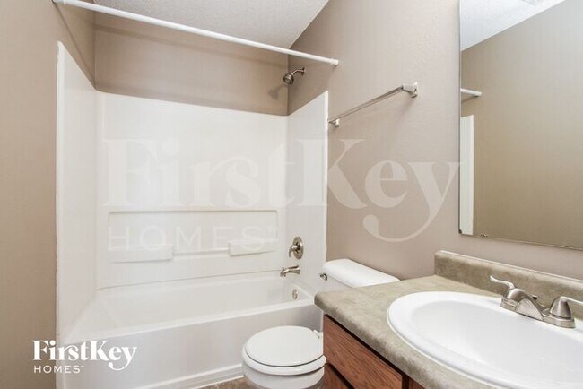 Building Photo - 7912 Puckett Ln