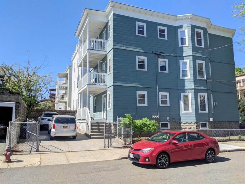 Building Photo - 41 Belknap St