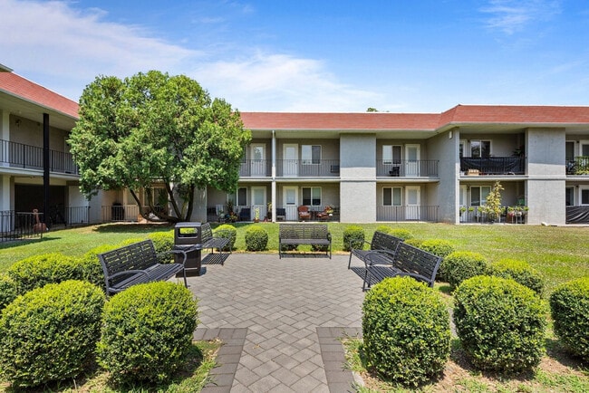 Building Photo - 30 US-9W