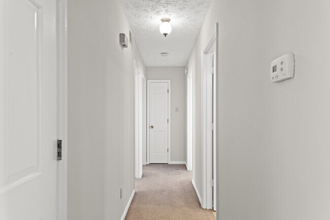 Building Photo - 1932 Mint Julep Ln