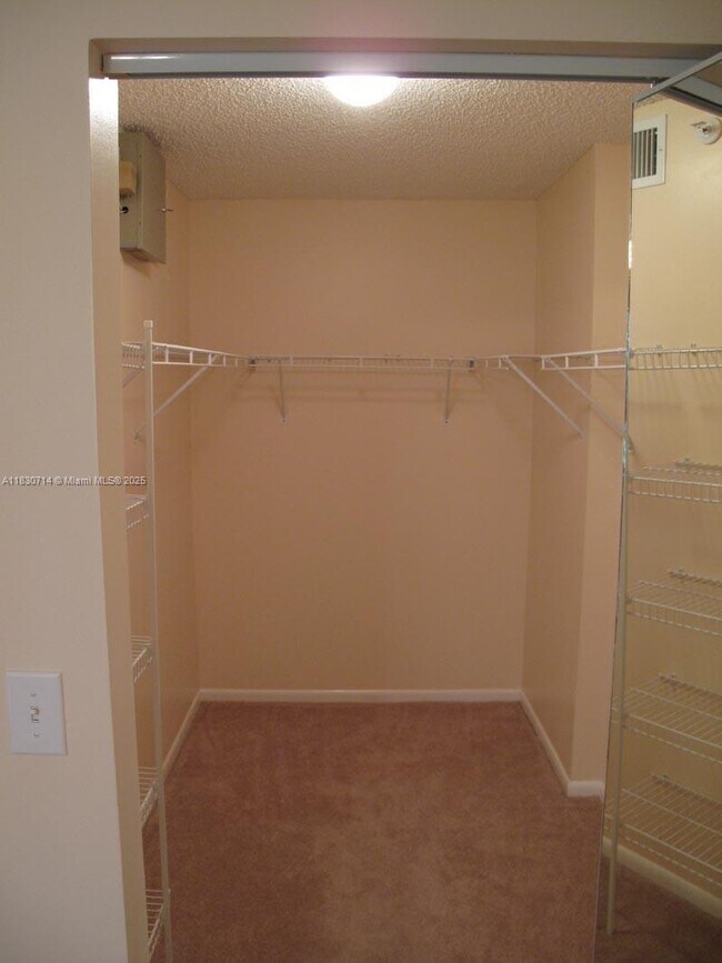 Building Photo - 9511 Weldon Cir