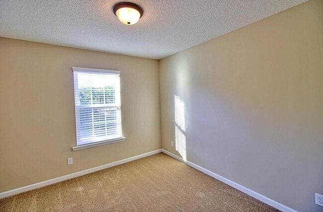 Building Photo - 1111 Marne Blvd