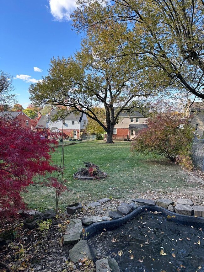 Building Photo - *Beautifully Updated & Charming 3BD/1BA Single-Family Home Available in West Mifflin*