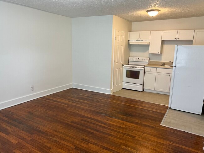 Building Photo - 419 Belmont Ave