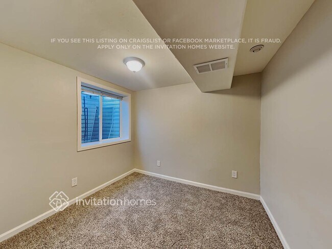 Building Photo - 387 Helena Cir