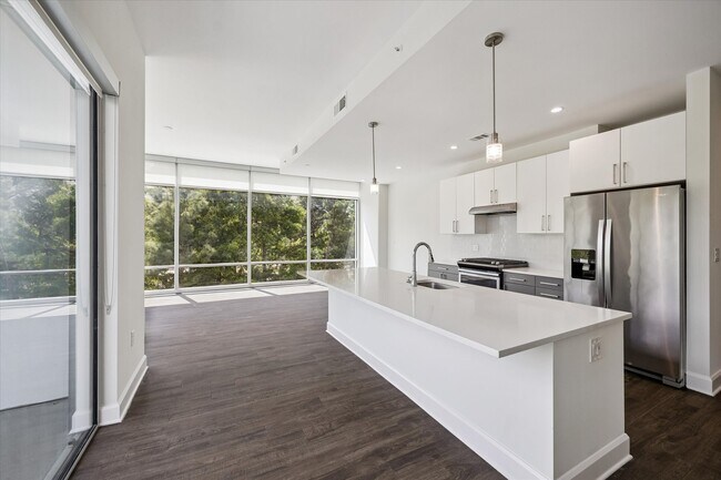 Building Photo - 2000 Hughes Landing Blvd