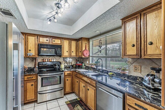 Building Photo - 302 S Mt Rushmore Dr