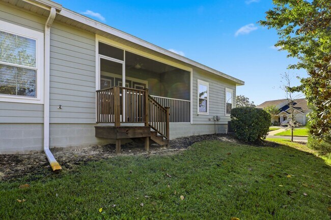 Building Photo - Villas of West 3Bed/2Bath End Unit