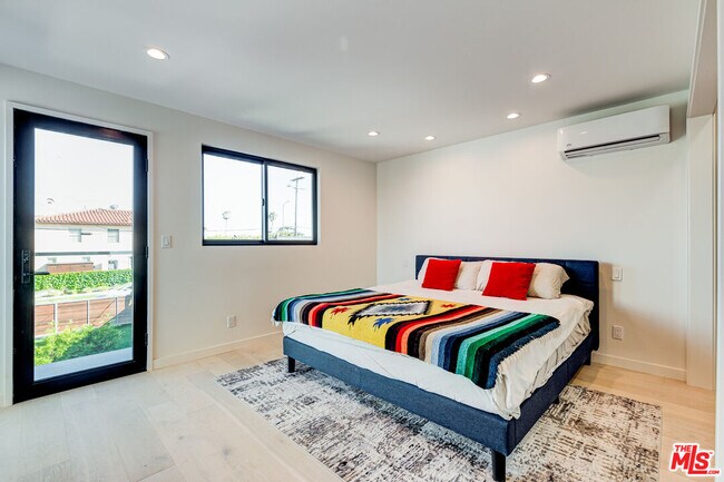 Building Photo - 12153 Palms Blvd