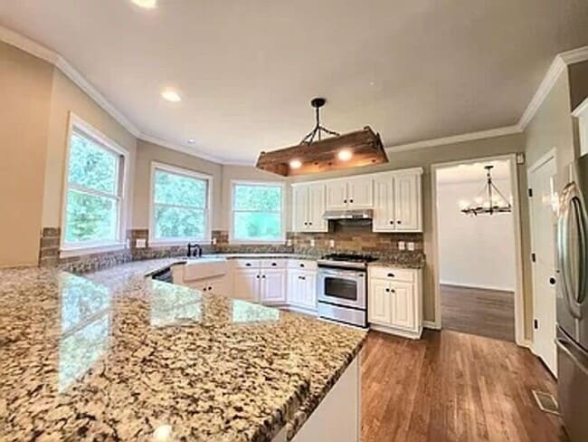 Building Photo - 10795 Cauley Creek Dr