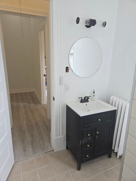 Building Photo - 359 Main St