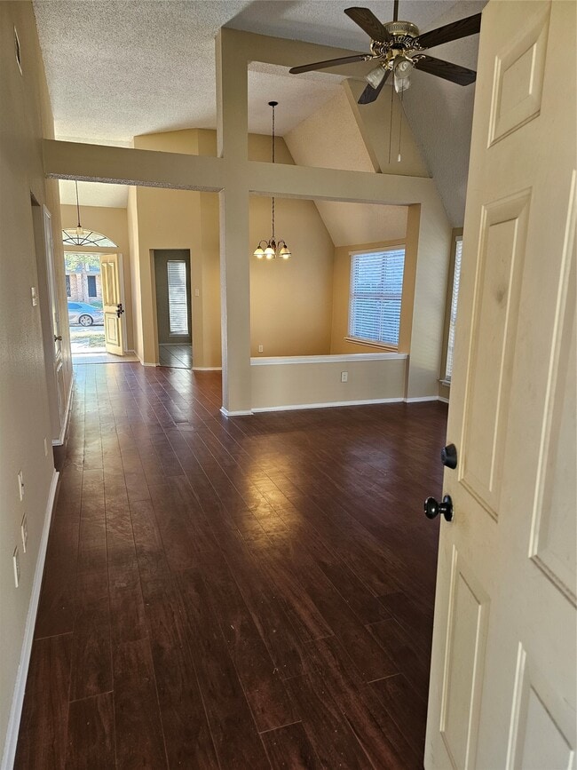 Building Photo - 1538 Ridgebriar Dr