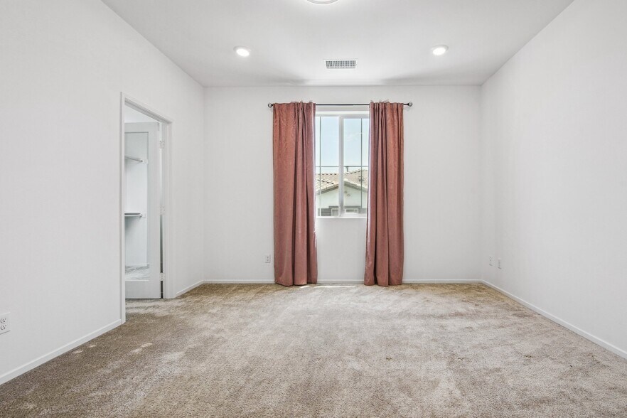 Building Photo - 5584 Kate Way