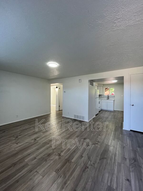 Building Photo - 670 S 500 E