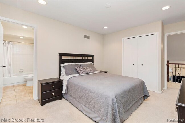 Building Photo - 6322 Aspen Ridge Blvd