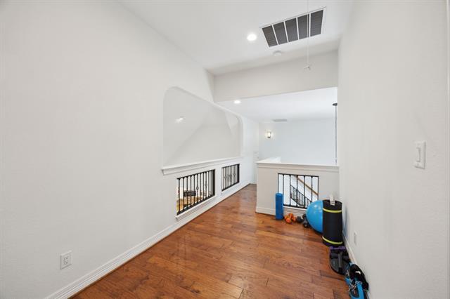 Building Photo - 8525 Briarwood Ln