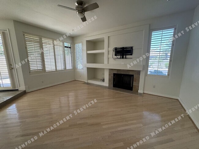Building Photo - BEAUTIFUL 3 BEDROOM 3 BATHROOM HOME IN GAI...