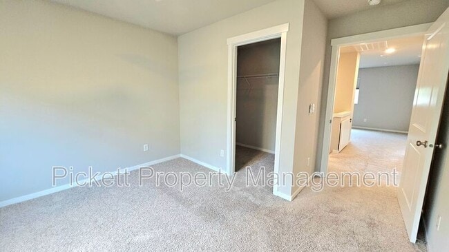 Building Photo - 6524 Yorktown Pl NE