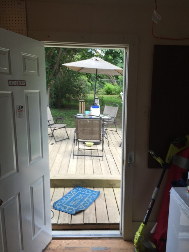 Building Photo - 2288 York Ave