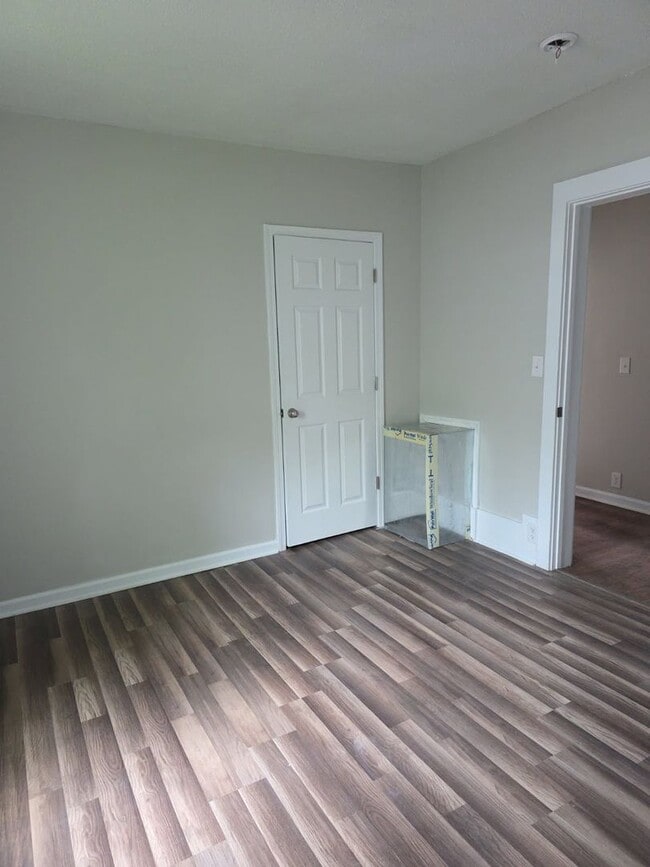 Building Photo - 3 Bedroom 1 bath home in Florence near Down Town Florence