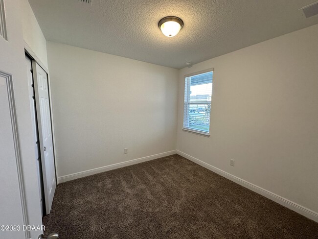 Building Photo - 206 Pitching Wedge Dr