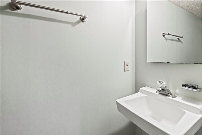 Building Photo - 11528 Sunset Cove Ln