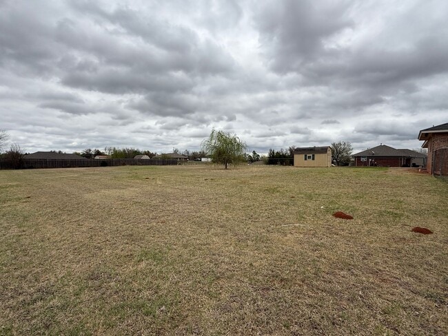 Building Photo - Cozy Retreat on 1 Acre – Perfect for Relax...