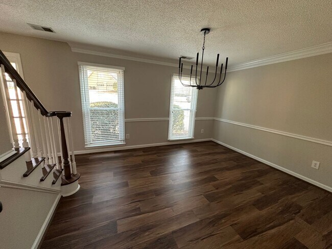 Building Photo - 2881 Wynford Dr S W