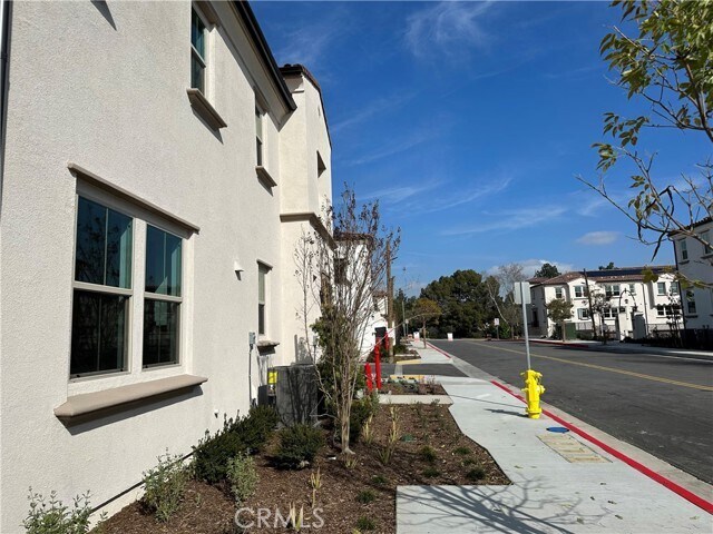 Building Photo - 665 E Foothill Blvd