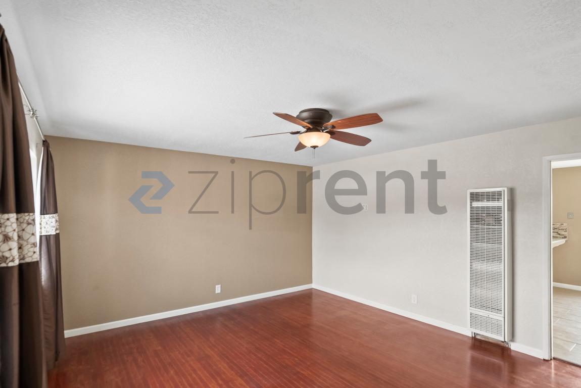 Building Photo - 28477 Coleridge Ave