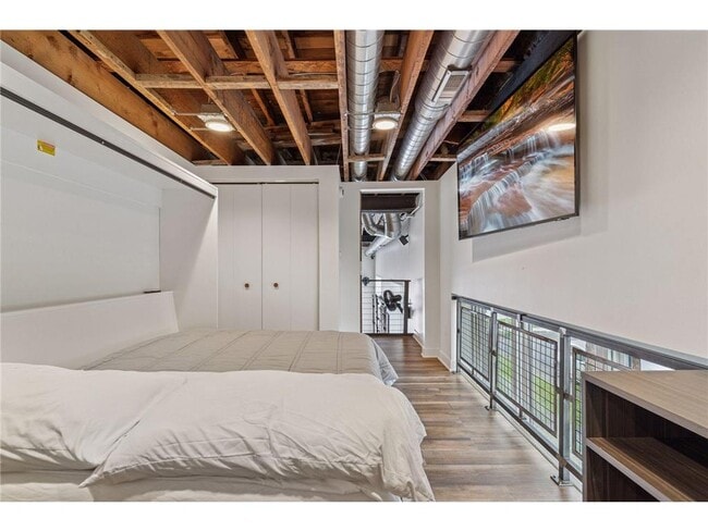 Building Photo - 1290 Snelling Ave N