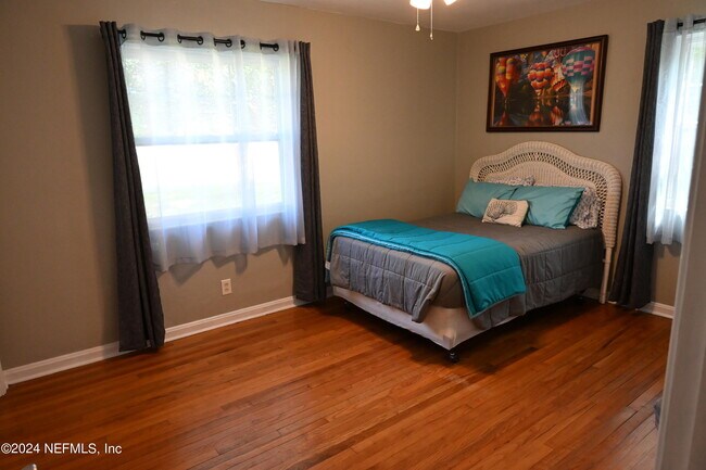 Building Photo - 5054 Pirates Cove Rd