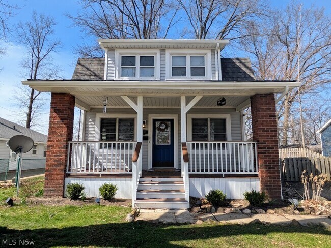 Building Photo - 1902 Harding Dr