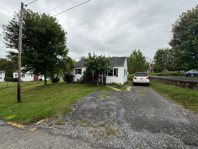 Building Photo - 452 Mildred St