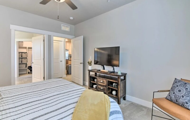 Building Photo - 4622 Hahns Peak Dr