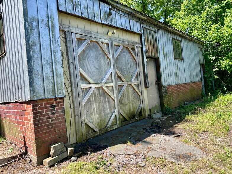 Building Photo - 1045 Patterson St
