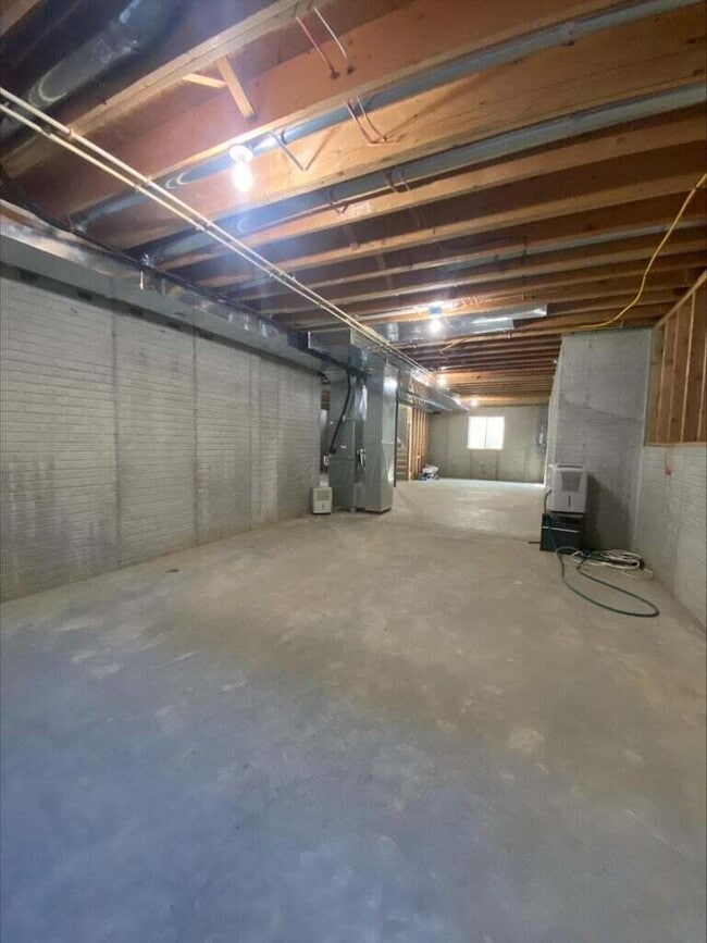 Building Photo - 6026 Heather Bluff Dr
