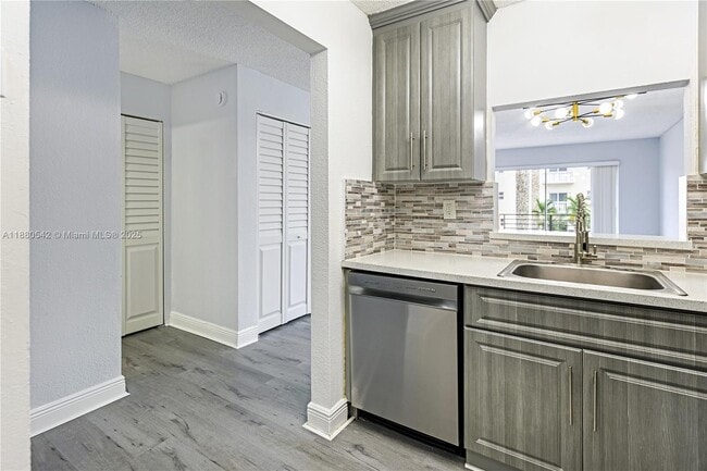 Building Photo - 365 NE 125th St