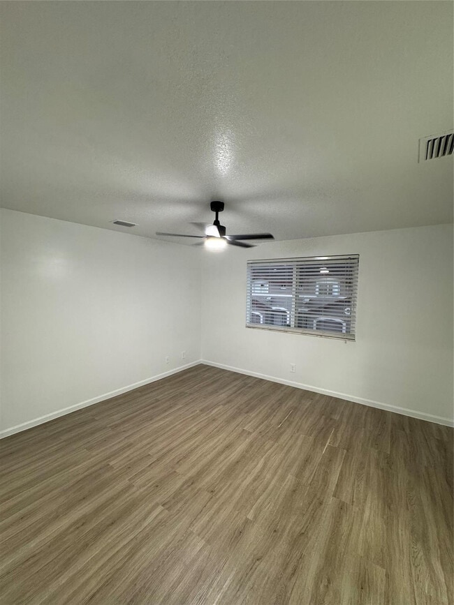 Building Photo - 3102 Coral Ridge Dr