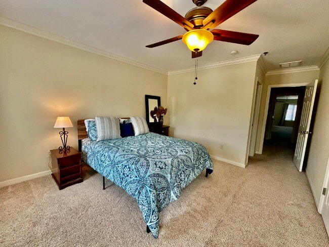Building Photo - Beautiful Two Bedroom Fully Furnished Townhome Located in Bluffton Village!