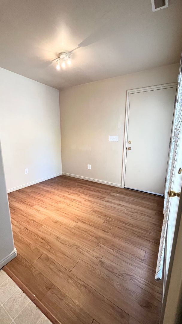 Building Photo - Coming Soon! 3 Bed/2.5 Bath in South Jordan