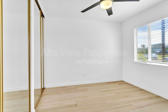 Building Photo - 4722 Mt La Palma Dr