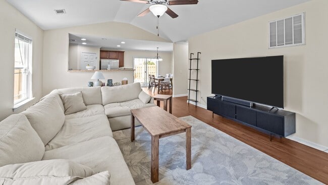 Building Photo - Beautiful 3 Bedroom Home in Port Wentworth with Fenced Backyard and Community Pool